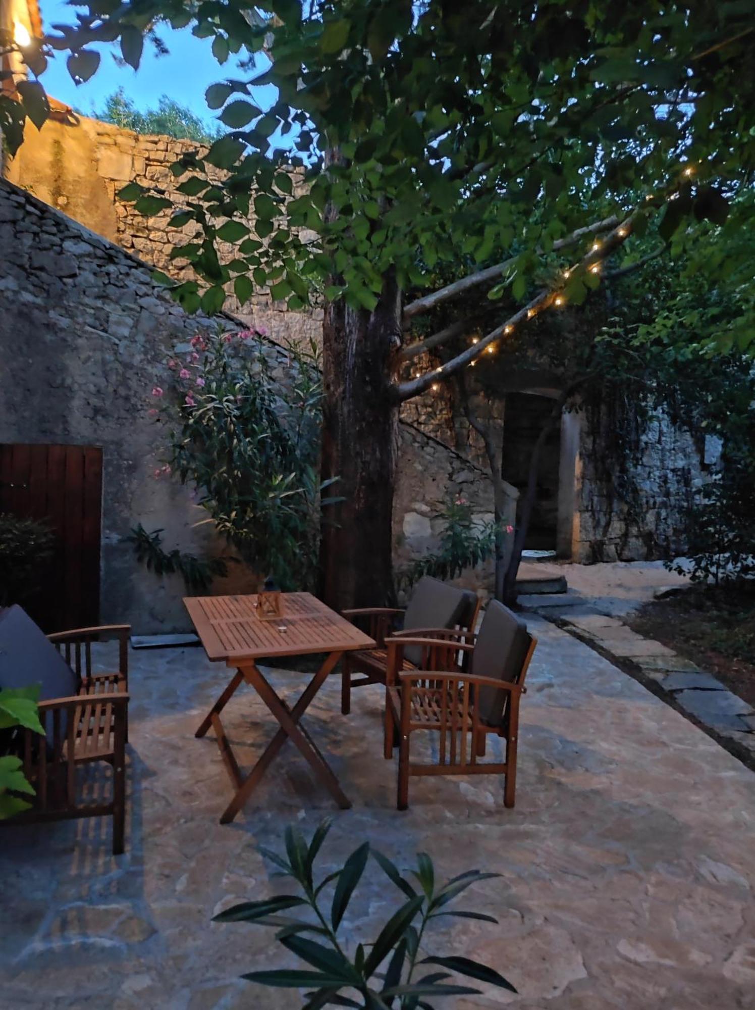 Ferienwohnung Jankovich Castle Benkovac Exterior foto